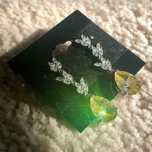 Formal Dangle Earrings ✨ Yellow/Clear